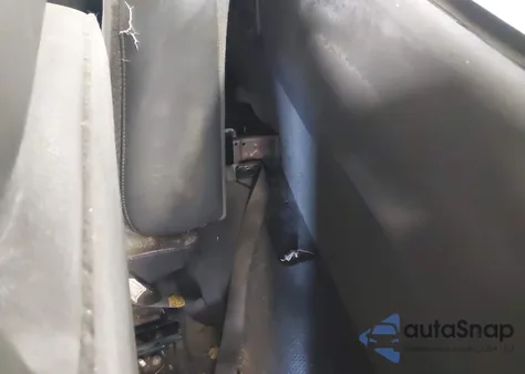 2004 Chevrolet Silverado 1500 Work Truck z USA, uszkodzony, nr VIN 1GCEC14X44Z261630